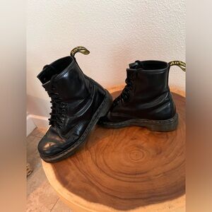 Dr. Martens women’s size 7 black boots